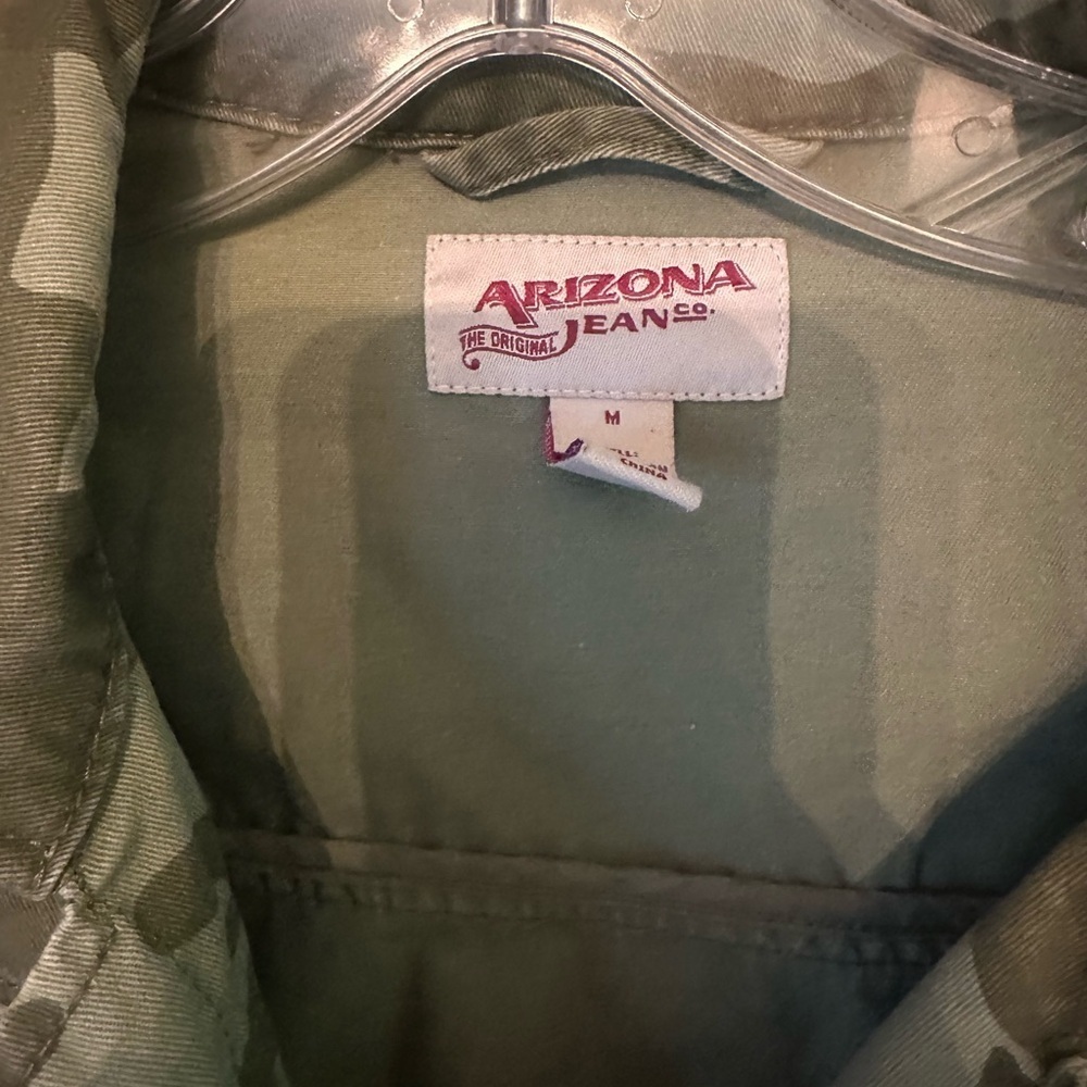Super fun camo jacket - Picture 3 of 8